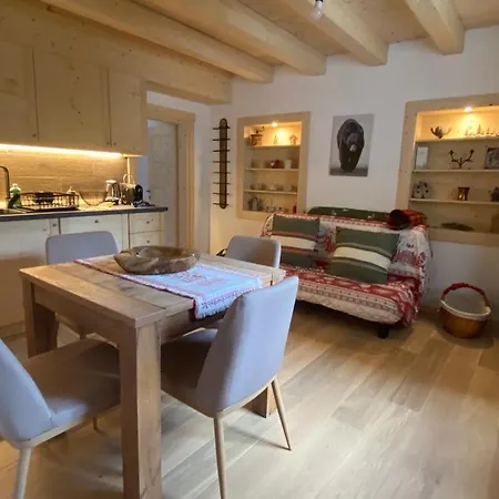 The Wooden House * ואלה די קאדורה