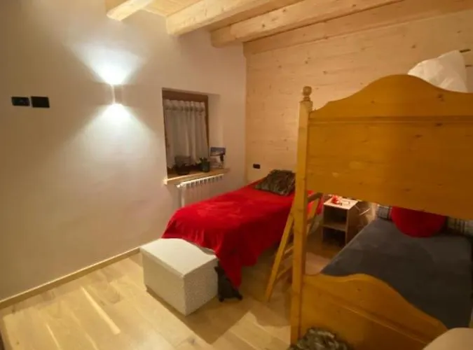 The Wooden House ואלה די קאדורה